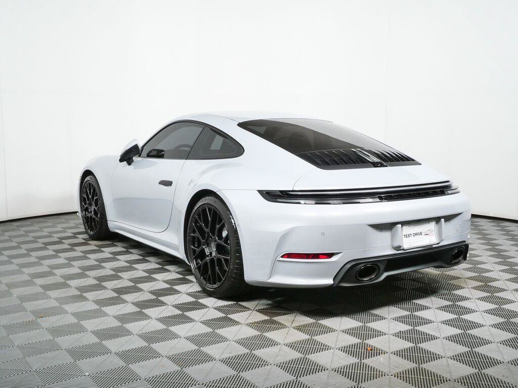 Certified 2025 Porsche 911 Carrera RWD image 3