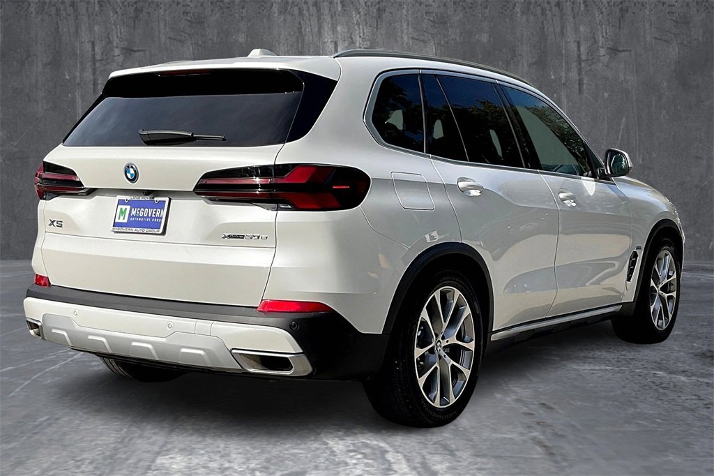 Used 2026 BMW X5 xDrive50e w/ Climate Comfort Package image 6