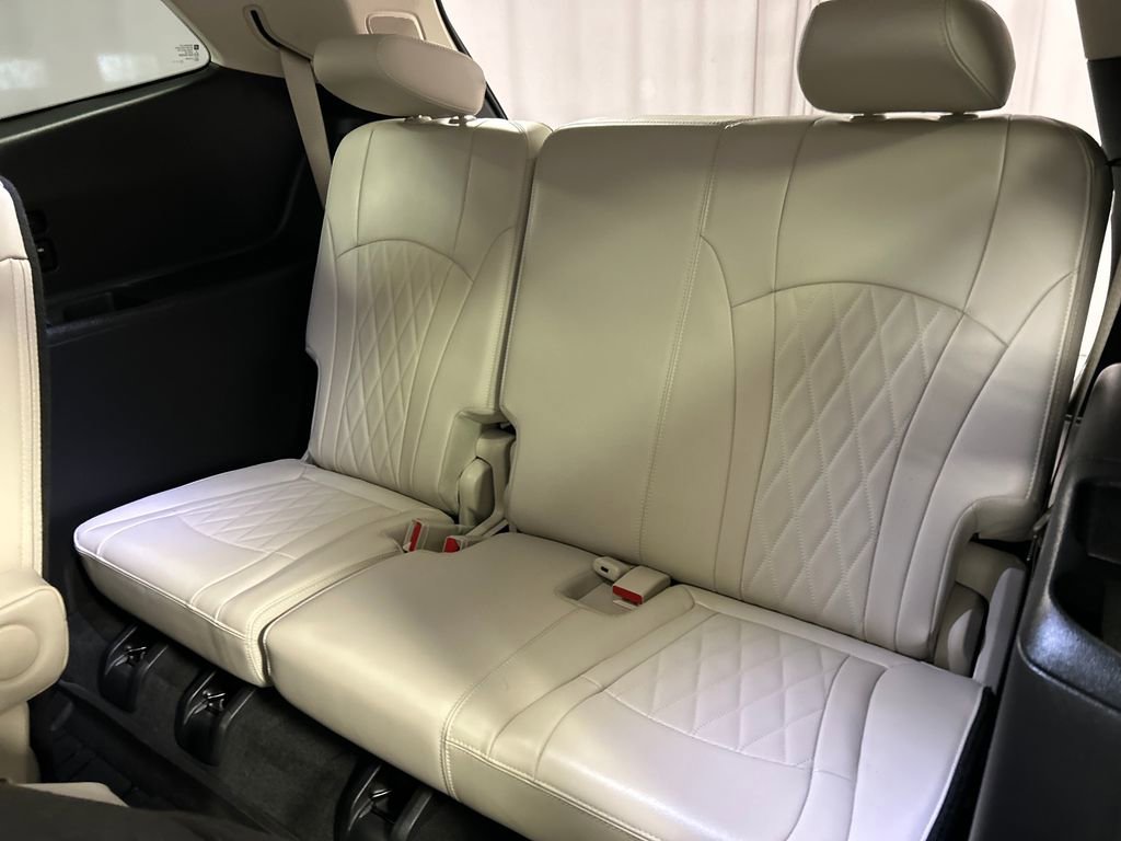Used 2023 Buick Enclave Avenir w/ Avenir Technology Package AWD/4WD image 25