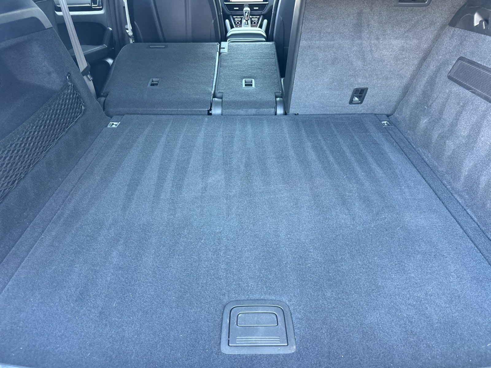 Used 2023 Porsche Cayenne Platinum Edition image 15