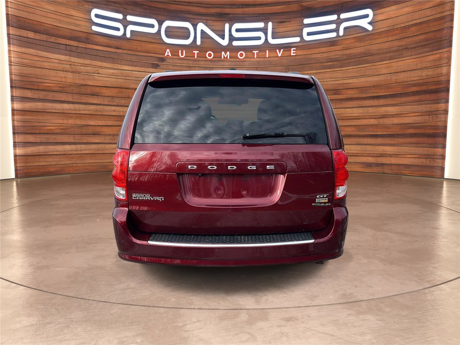 Used 2018 Dodge Grand Caravan GT image 4