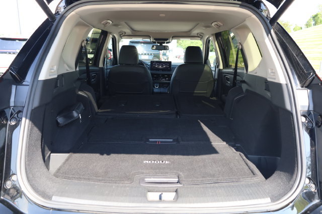 Certified 2025 Nissan Rogue Platinum w/ Platinum Premium Package AWD/4WD image 32