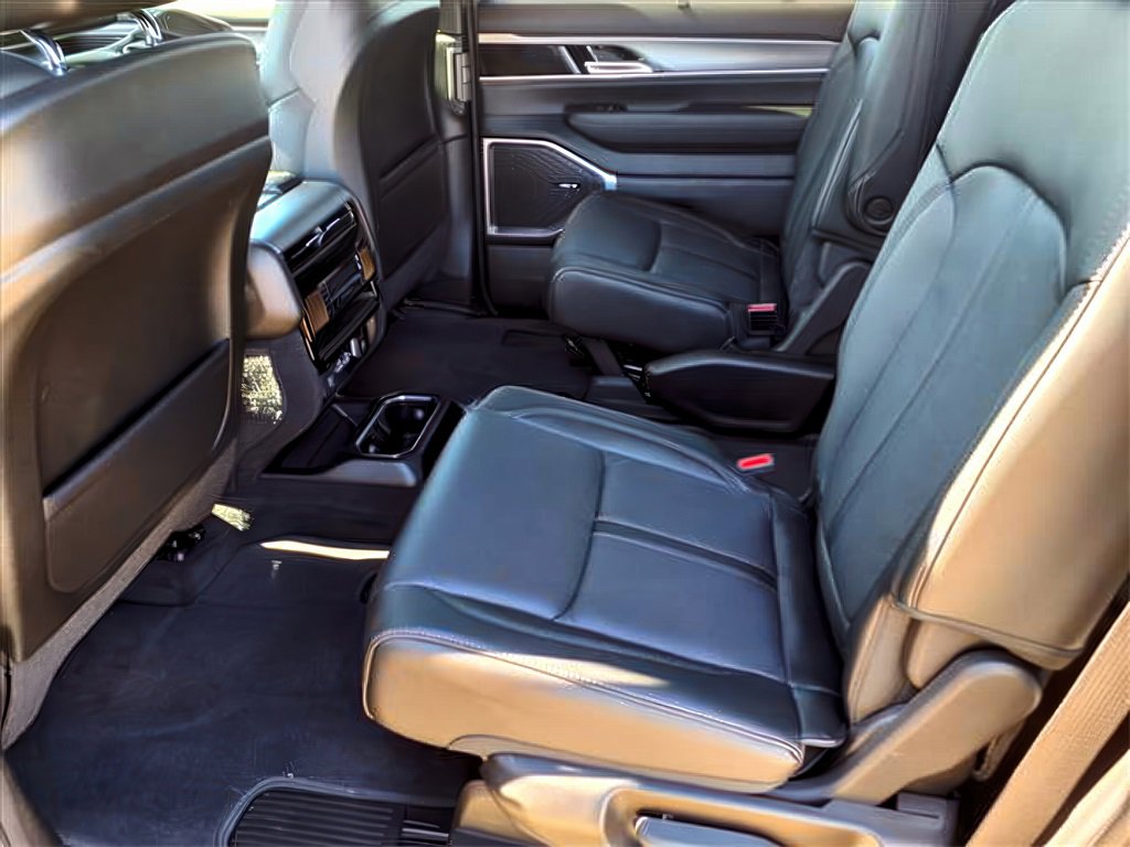 New 2025 Jeep Wagoneer Series II w/ Convenience Group I image 16