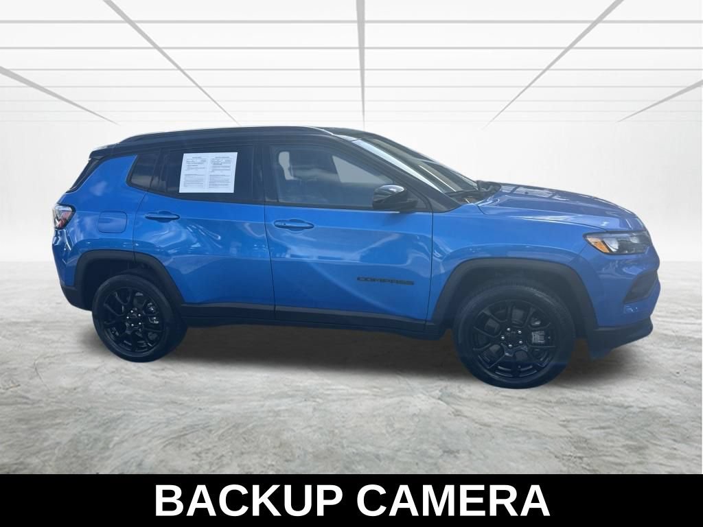 Certified 2024 Jeep Compass Latitude w/ Convenience Group AWD/4WD image 4