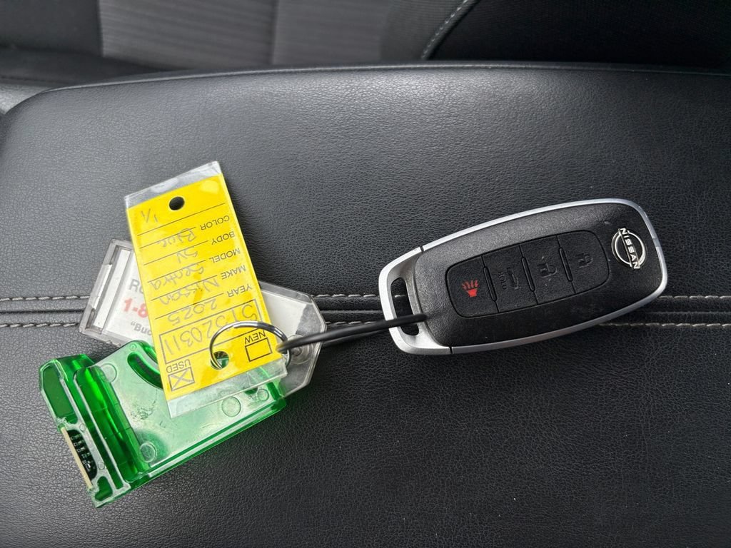Used 2025 Nissan Sentra SV FWD image 27