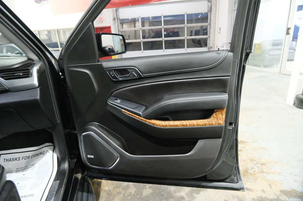 Used 2019 Chevrolet Suburban Premier AWD/4WD image 36