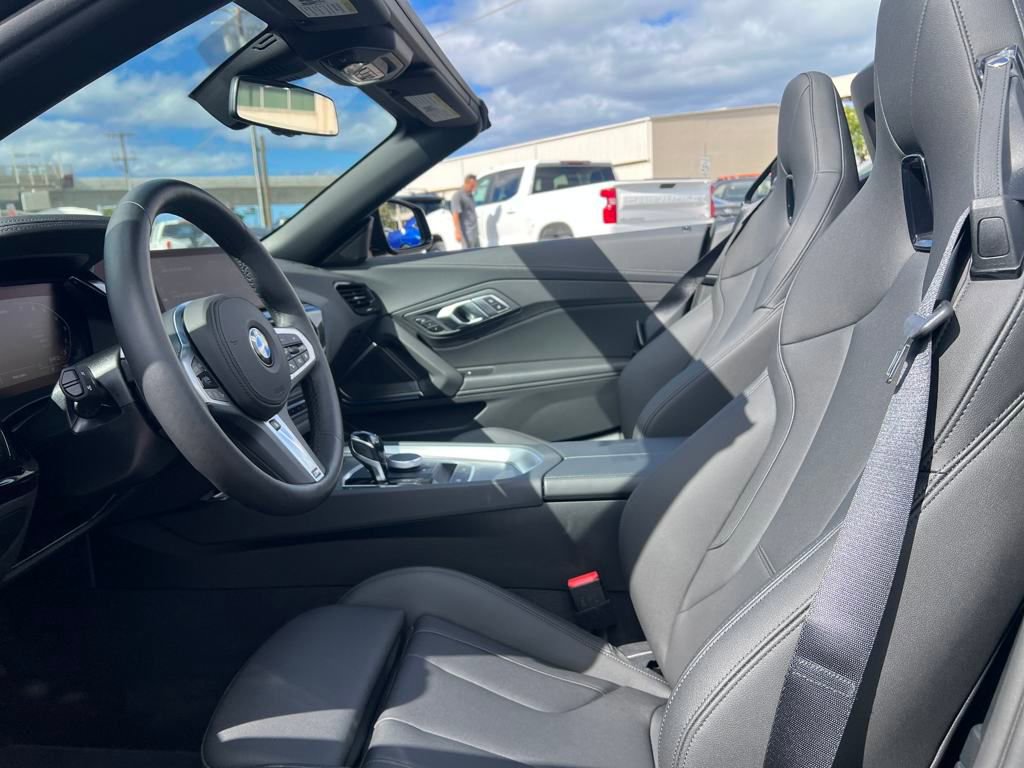 Used 2024 BMW Z4 M40i w/ Shadowloine Package image 13