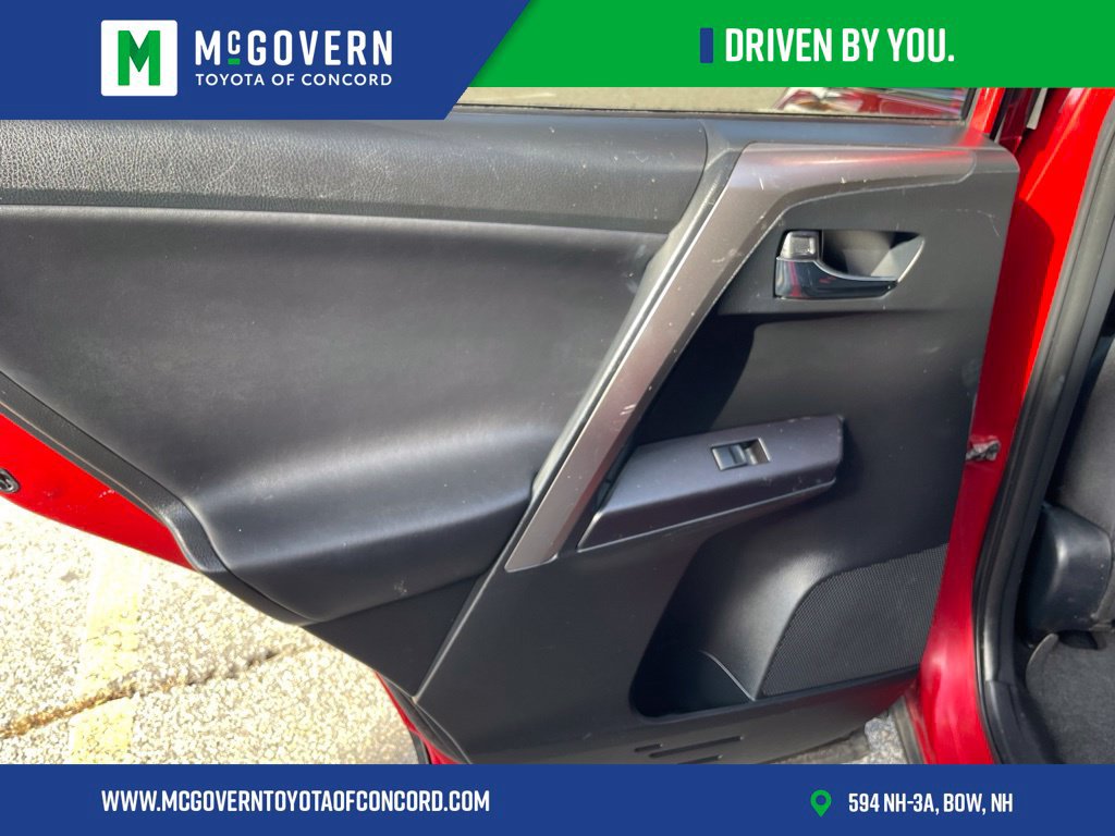 Used 2016 Toyota RAV4 XLE AWD/4WD image 18