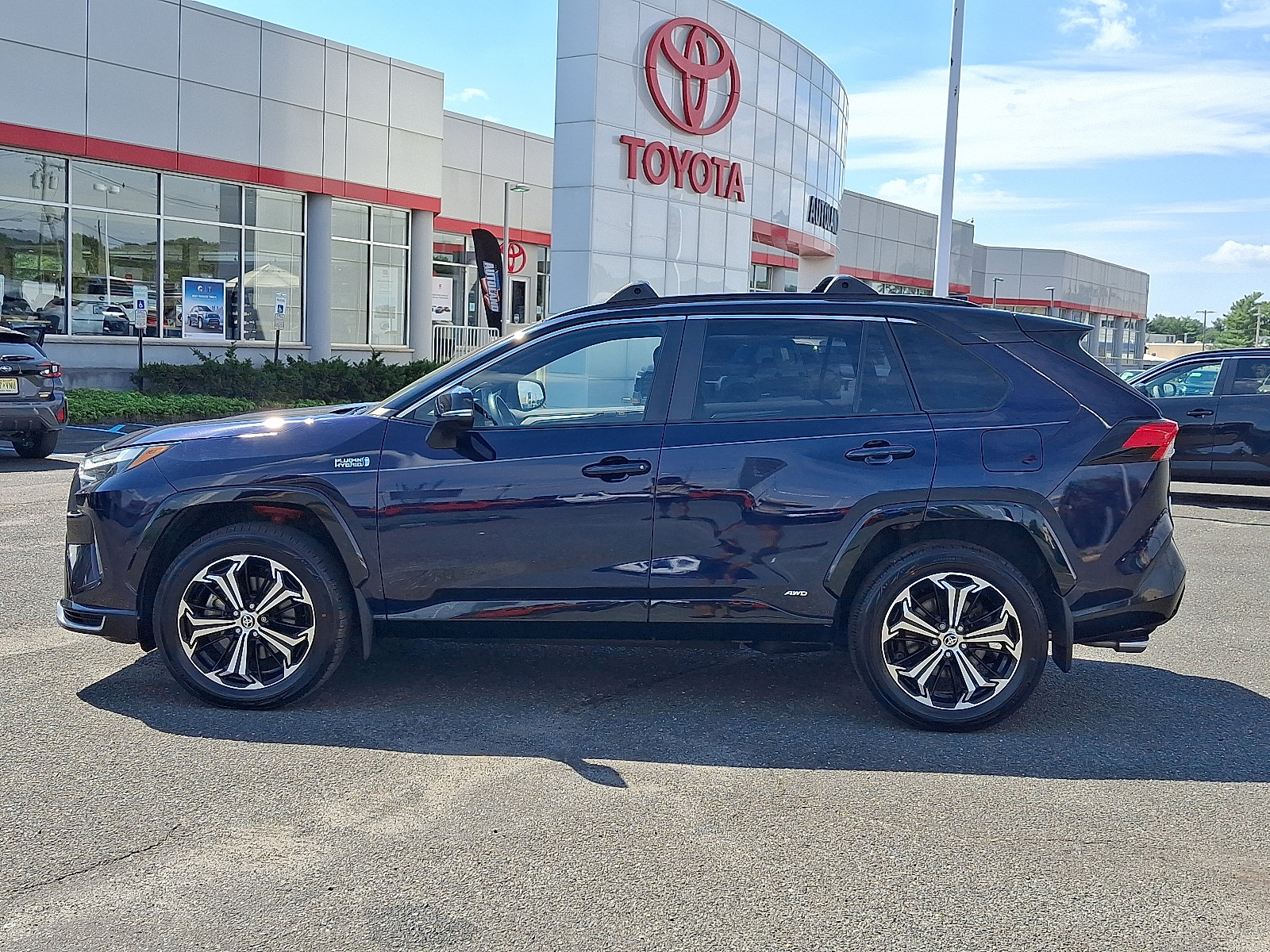 Used 2023 Toyota RAV4 XSE w/ Weather Package AWD/4WD image 4