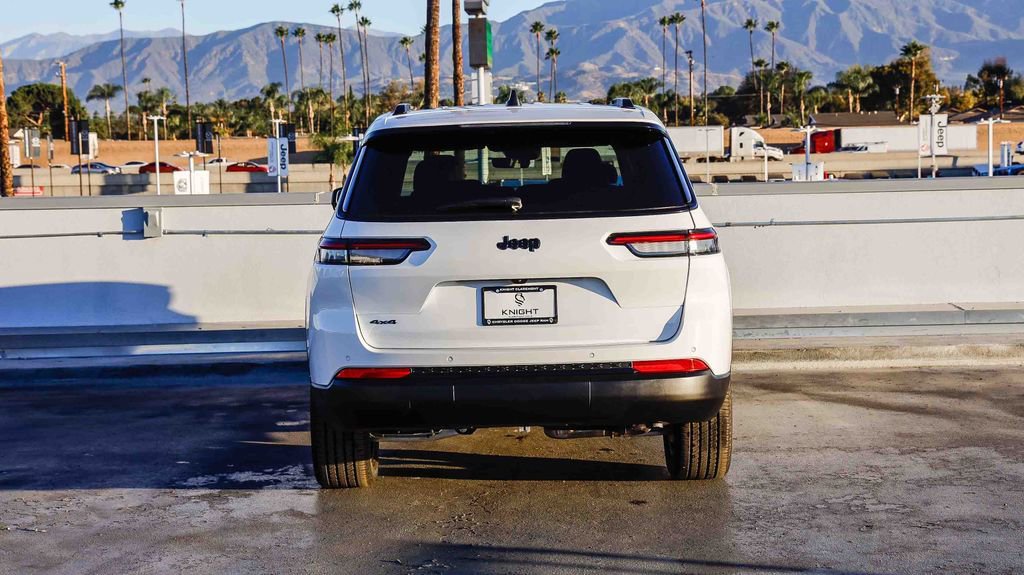 New 2025 Jeep Grand Cherokee L Altitude image 8