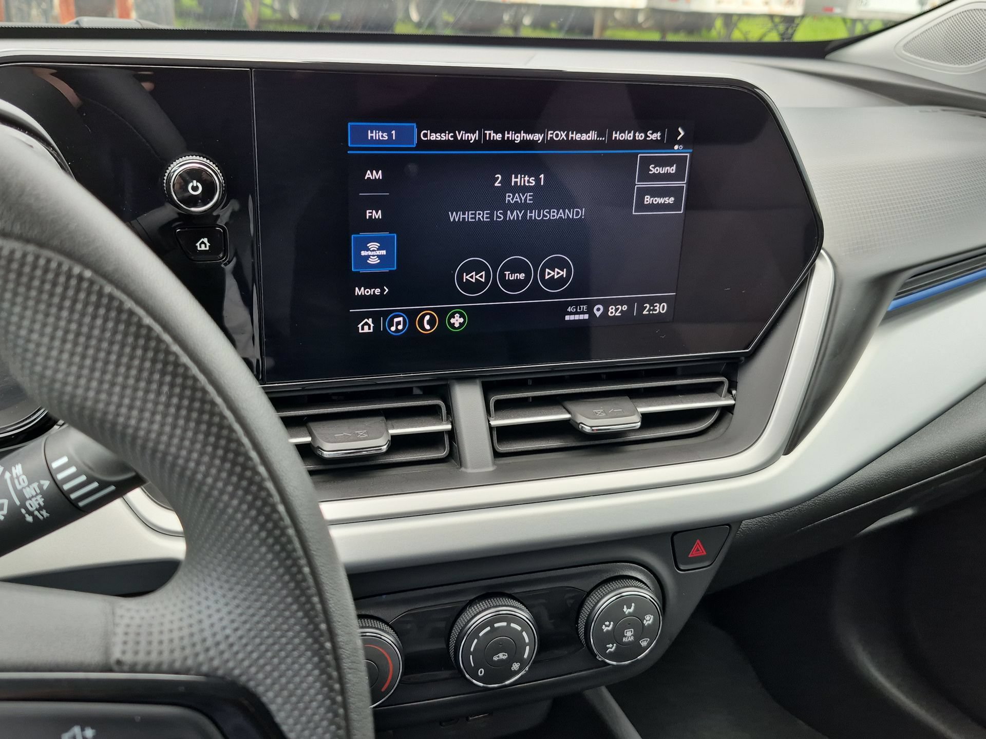 Certified 2025 Chevrolet Trax LS FWD image 13