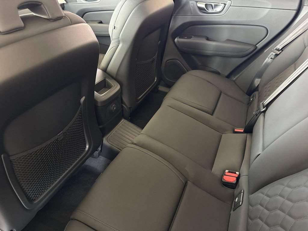New 2026 Volvo XC60 T8 Plus w/ Climate Package PRO AWD/4WD image 11
