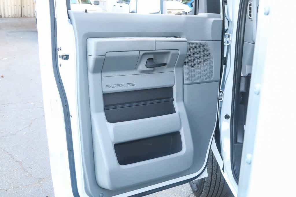 New 2026 Ford E-350 and Econoline 350 Super Duty w/ Power Equipment Group RWD image 43