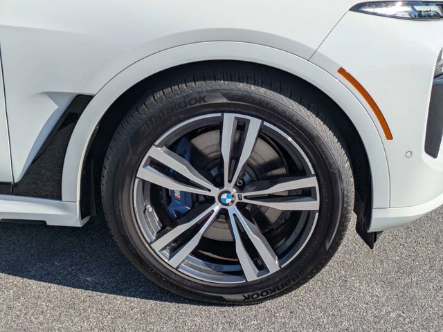 Used 2024 BMW X7 xDrive40i w/ M Sport Package AWD/4WD image 15