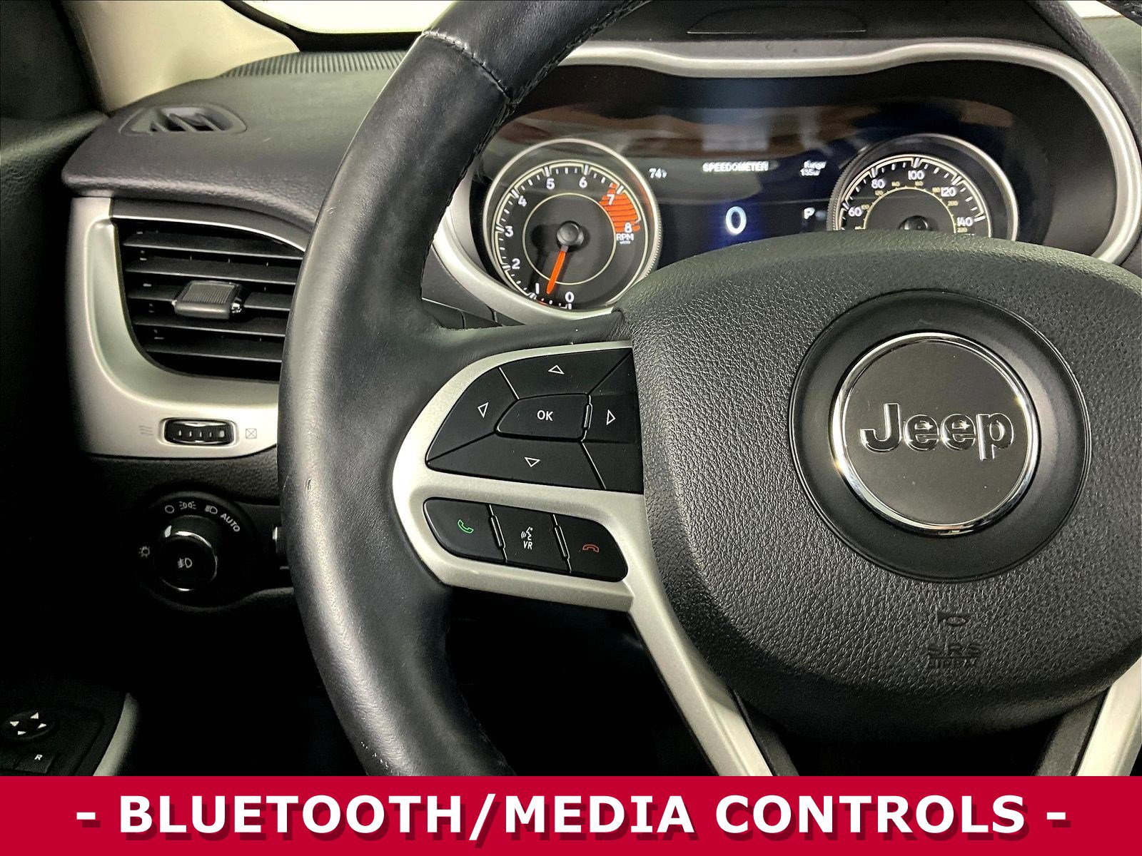Used 2017 Jeep Cherokee Trailhawk w/ Cold Weather Group AWD/4WD image 11