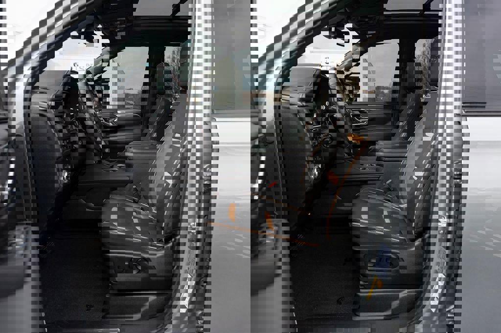 Used 2024 GMC Yukon AT4 w/ AT4 Premium Package image 21