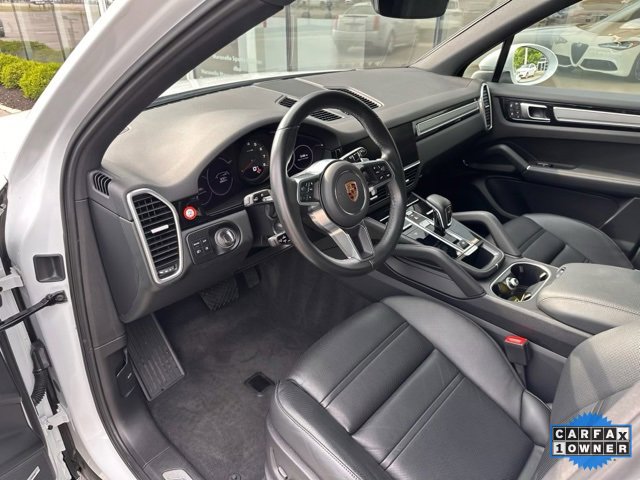 Used 2023 Porsche Cayenne Platinum Edition image 4
