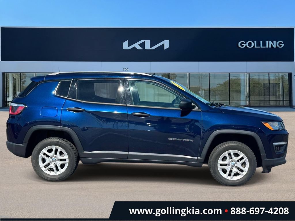 Used 2018 Jeep Compass Sport AWD/4WD image 2
