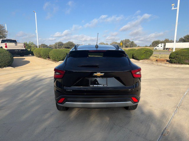 Used 2024 Chevrolet Trax LT FWD image 11