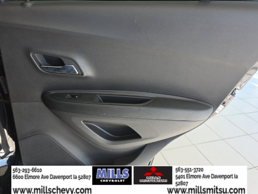 Used 2018 Chevrolet Trax LS FWD image 25