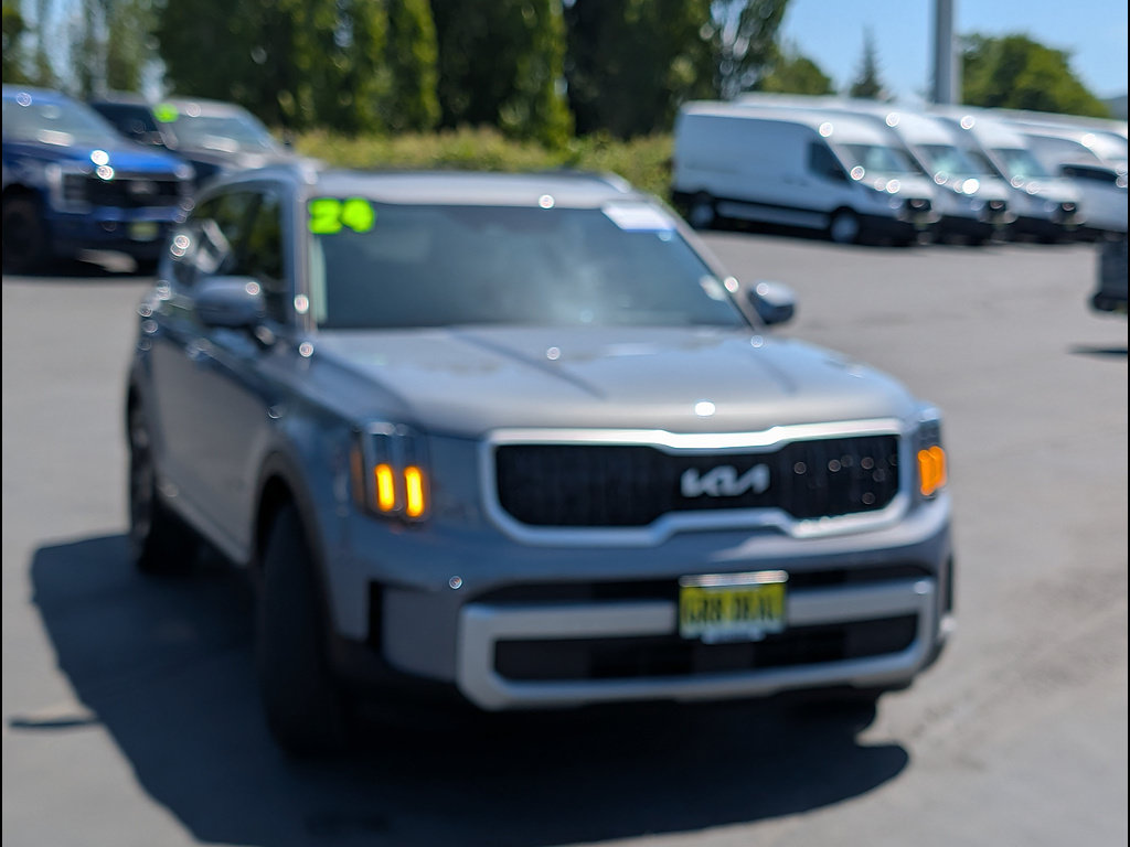 Used 2024 Kia Telluride EX AWD/4WD image 4