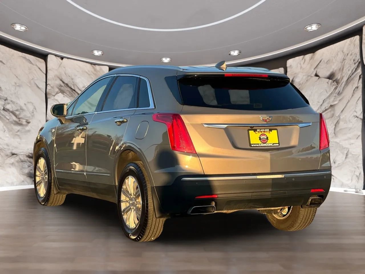Used 2018 Cadillac XT5 Luxury w/ Driver Awareness Package image 8