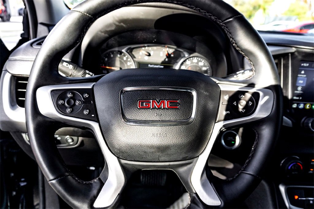 Used 2024 GMC Terrain SLT image 17