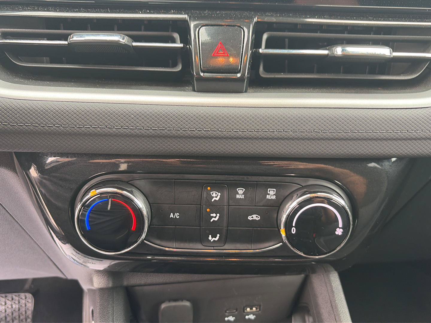 Used 2025 Chevrolet TrailBlazer LT FWD image 18