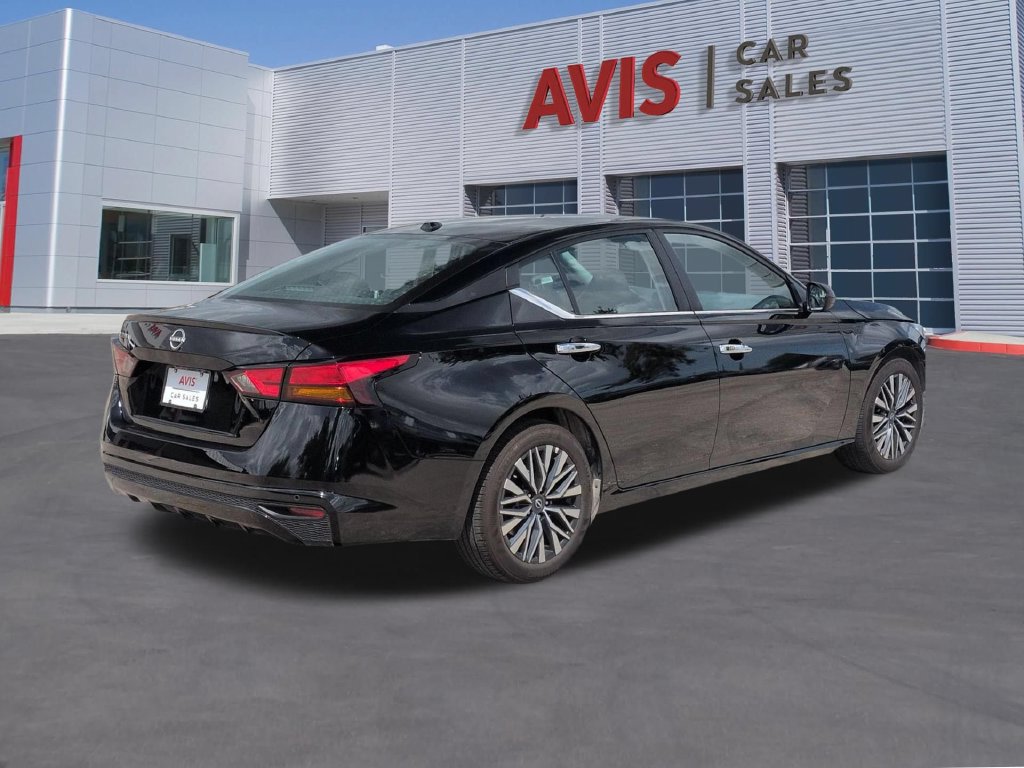 Used 2025 Nissan Altima 2.5 SV FWD image 6