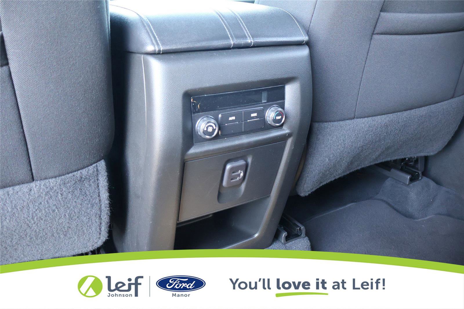 Used 2023 Chevrolet Traverse LT image 32