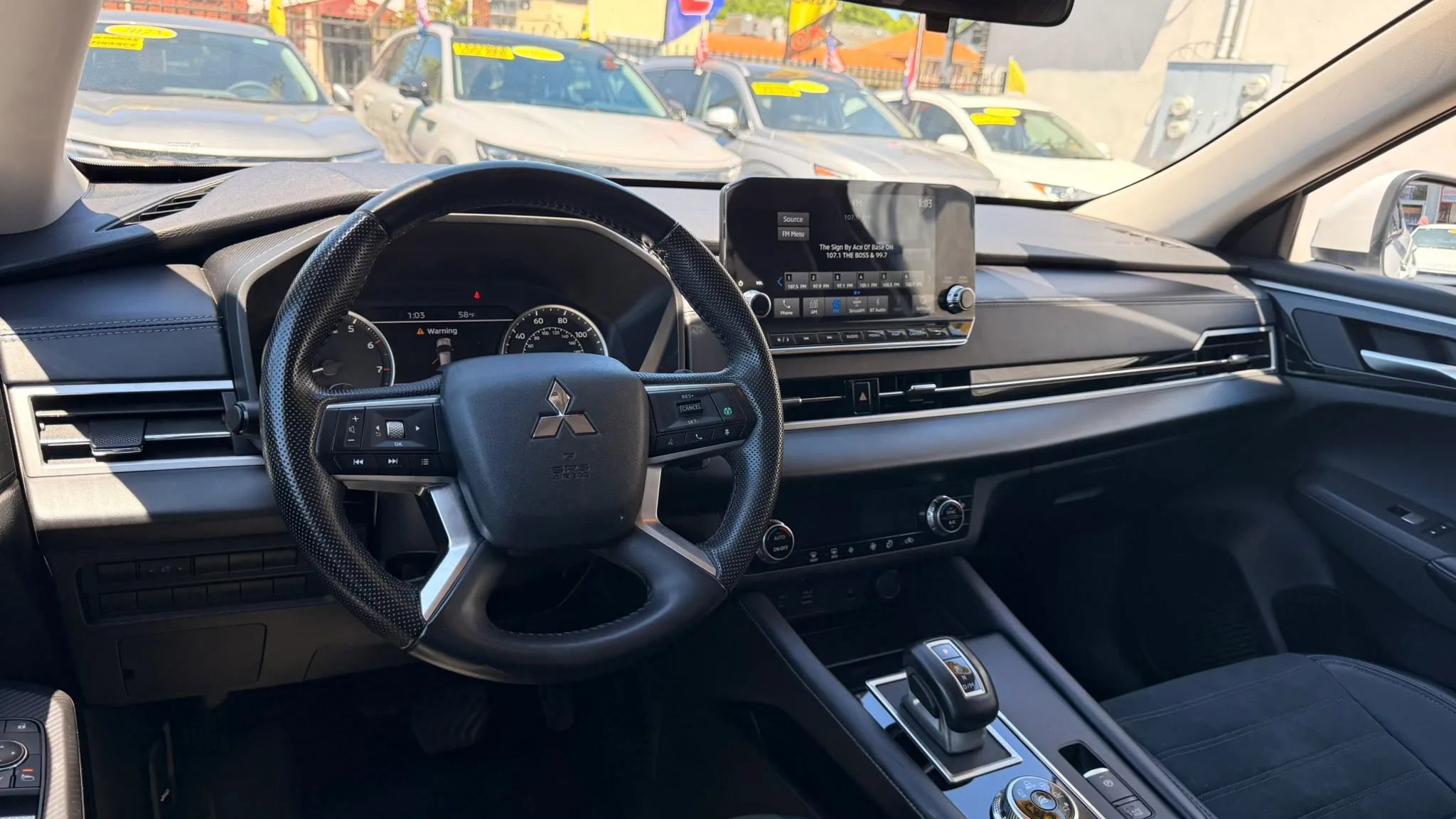 Used 2024 Mitsubishi Outlander FWD image 18