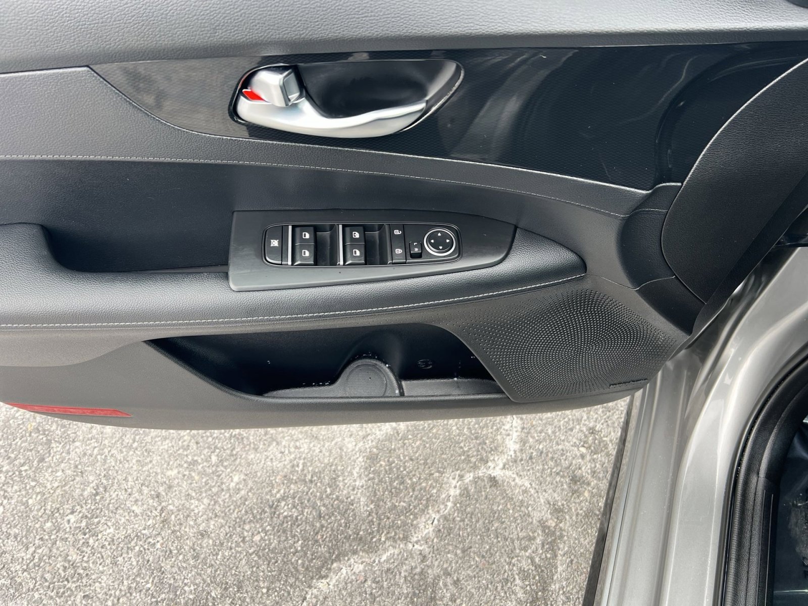 Used 2023 Kia Forte GT-Line w/ GT-Line Premium Package image 14