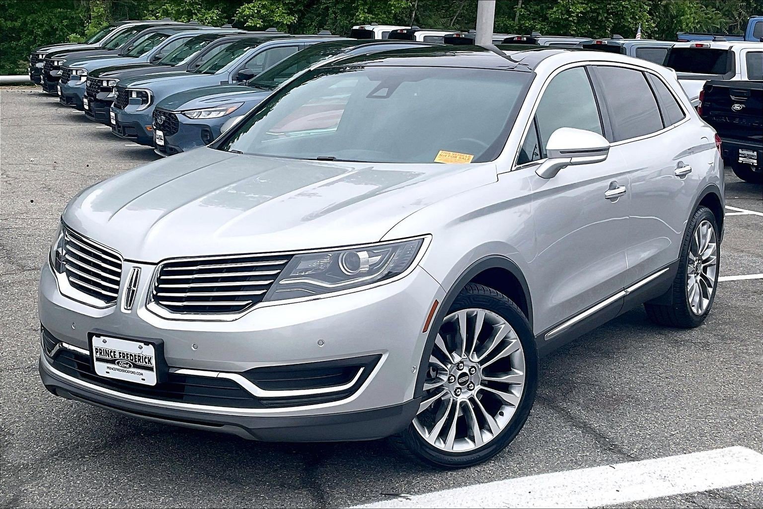 Used 2016 Lincoln MKX Reserve w/ Technology Package AWD/4WD image 3