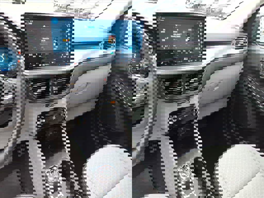 Used 2025 Ford Escape Active w/ Active Premium Tech Pack image 15