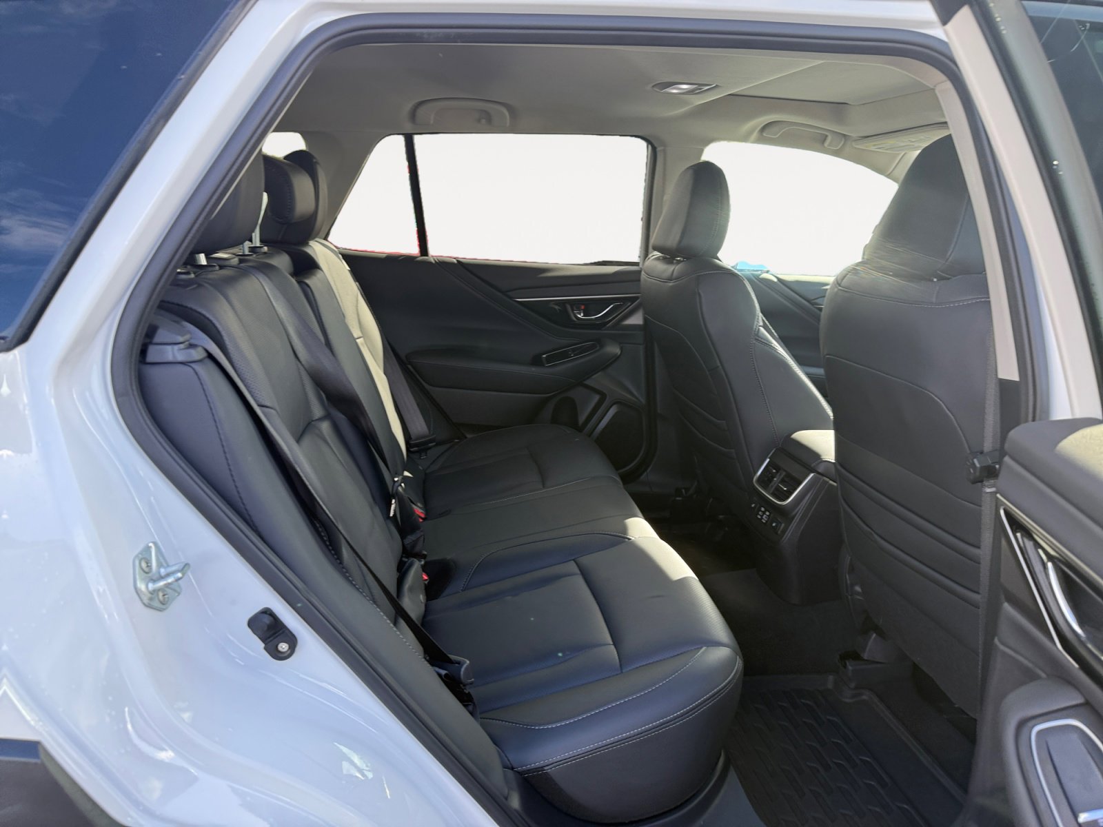 Used 2023 Subaru Outback Limited image 18