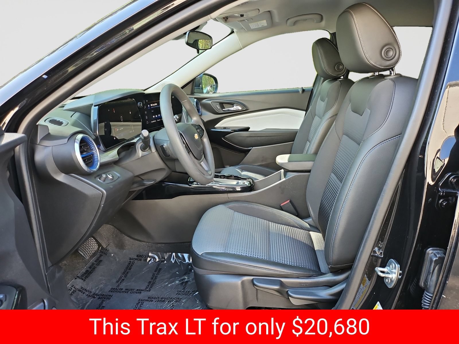 Used 2025 Chevrolet Trax LT FWD image 22