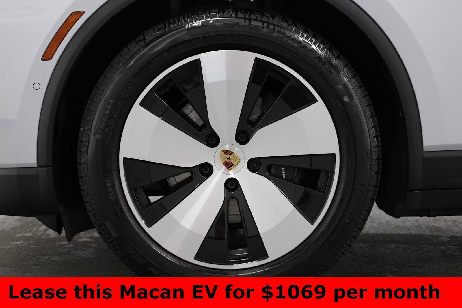 Certified 2025 Porsche Macan Electric image 49