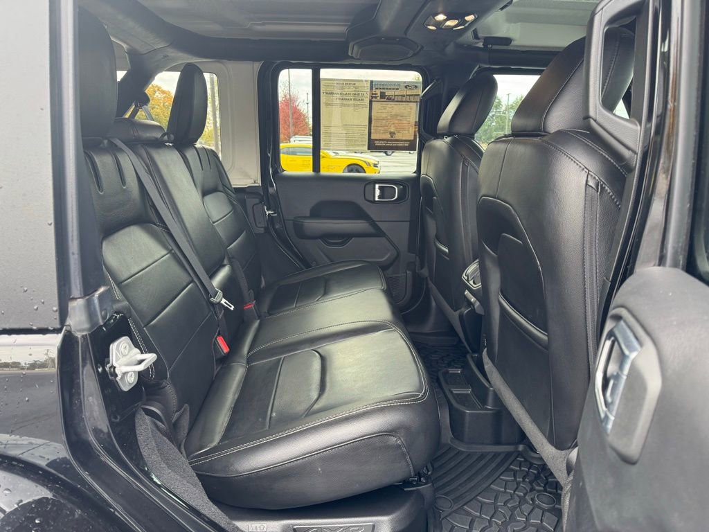 Used 2023 Jeep Wrangler Unlimited Sahara image 16