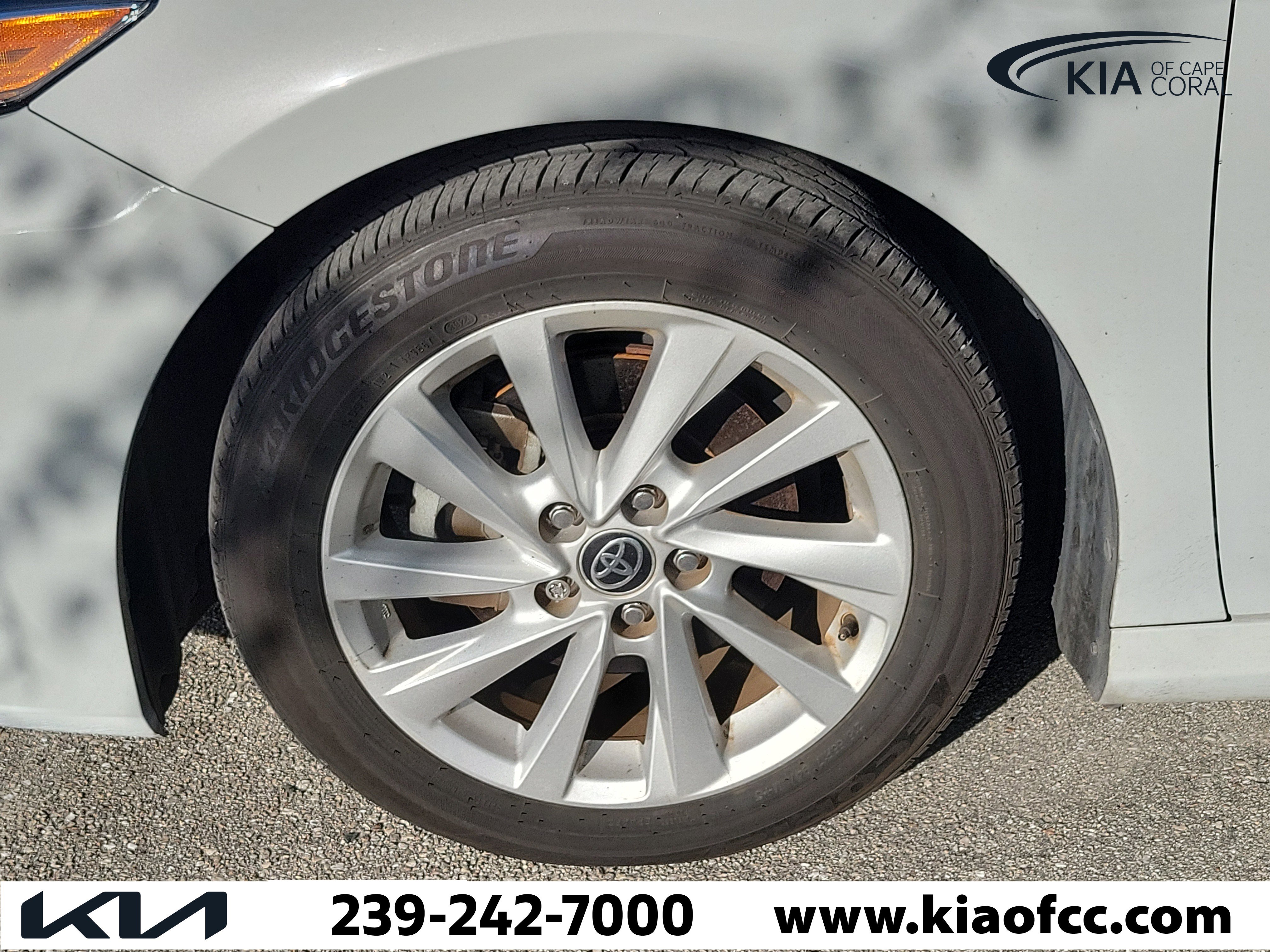 Used 2022 Toyota Camry LE image 5