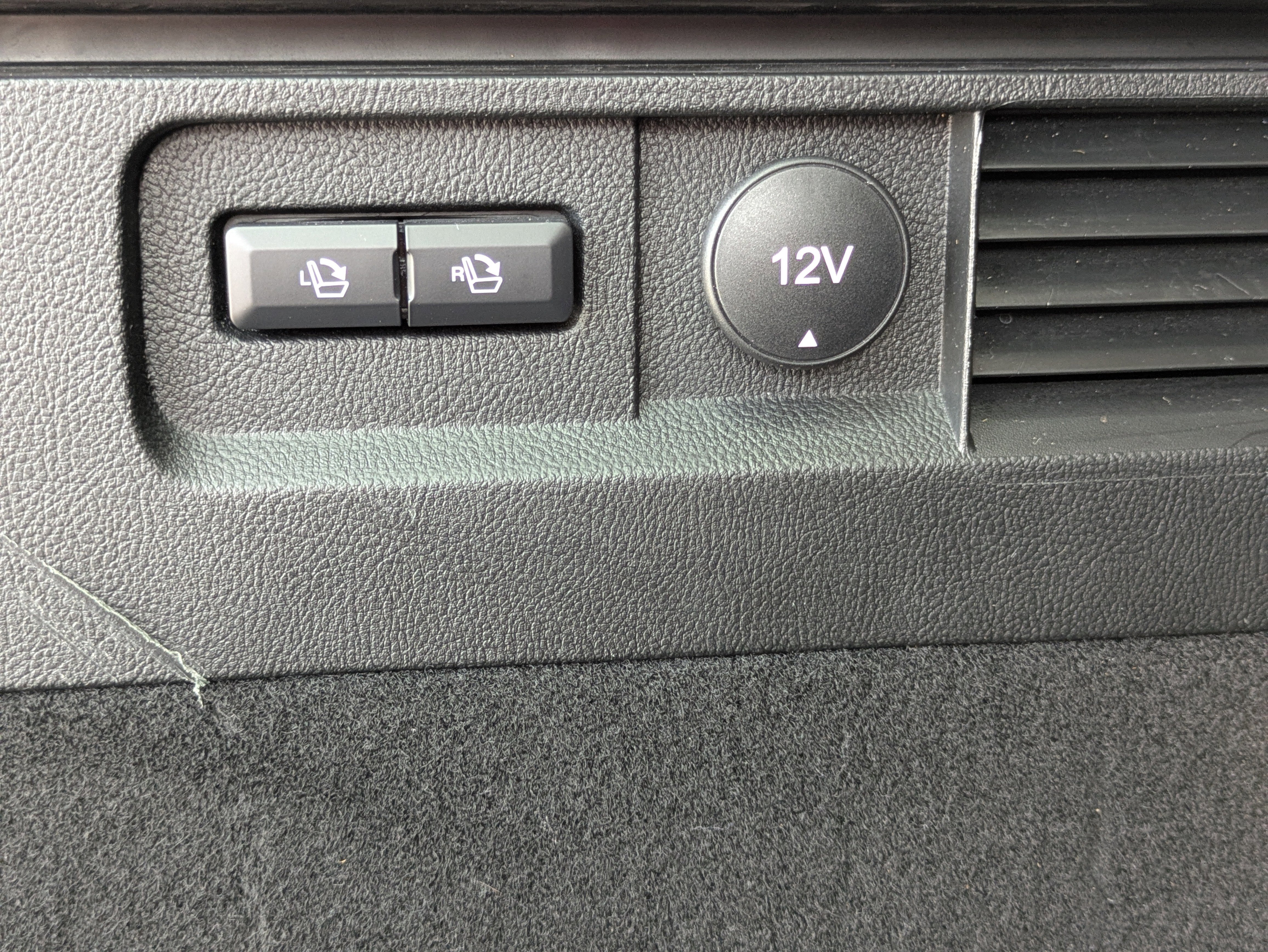 Used 2022 Lincoln Nautilus Reserve w/ Cargo Utility Package image 11