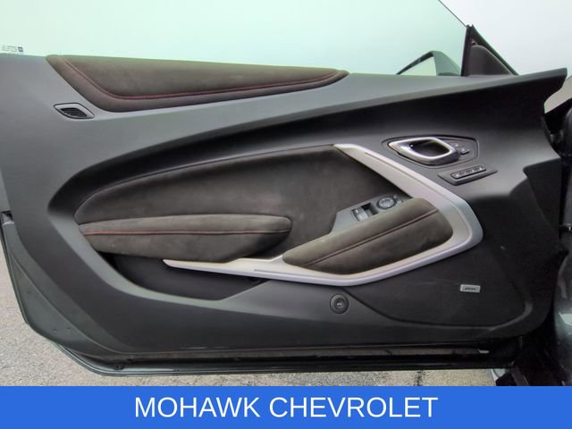 Used 2017 Chevrolet Camaro ZL1 RWD image 23