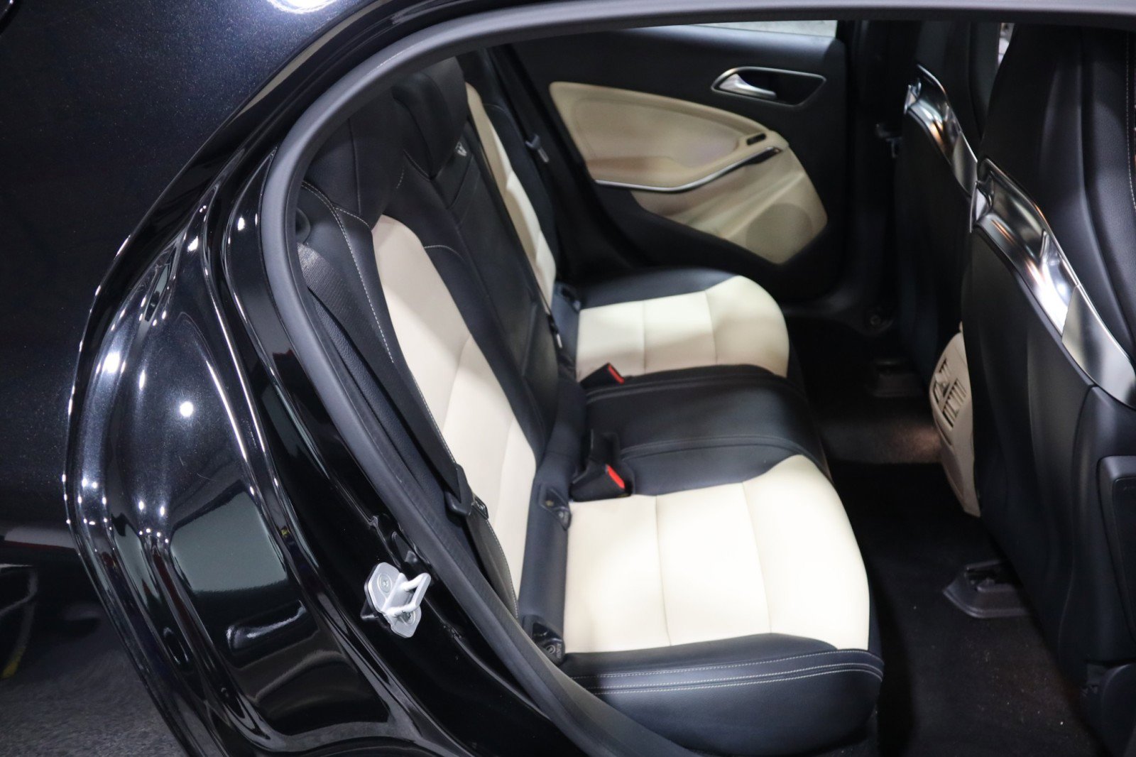 Used 2018 Mercedes-Benz GLA 45 AMG 4MATIC w/ Multimedia Package image 50