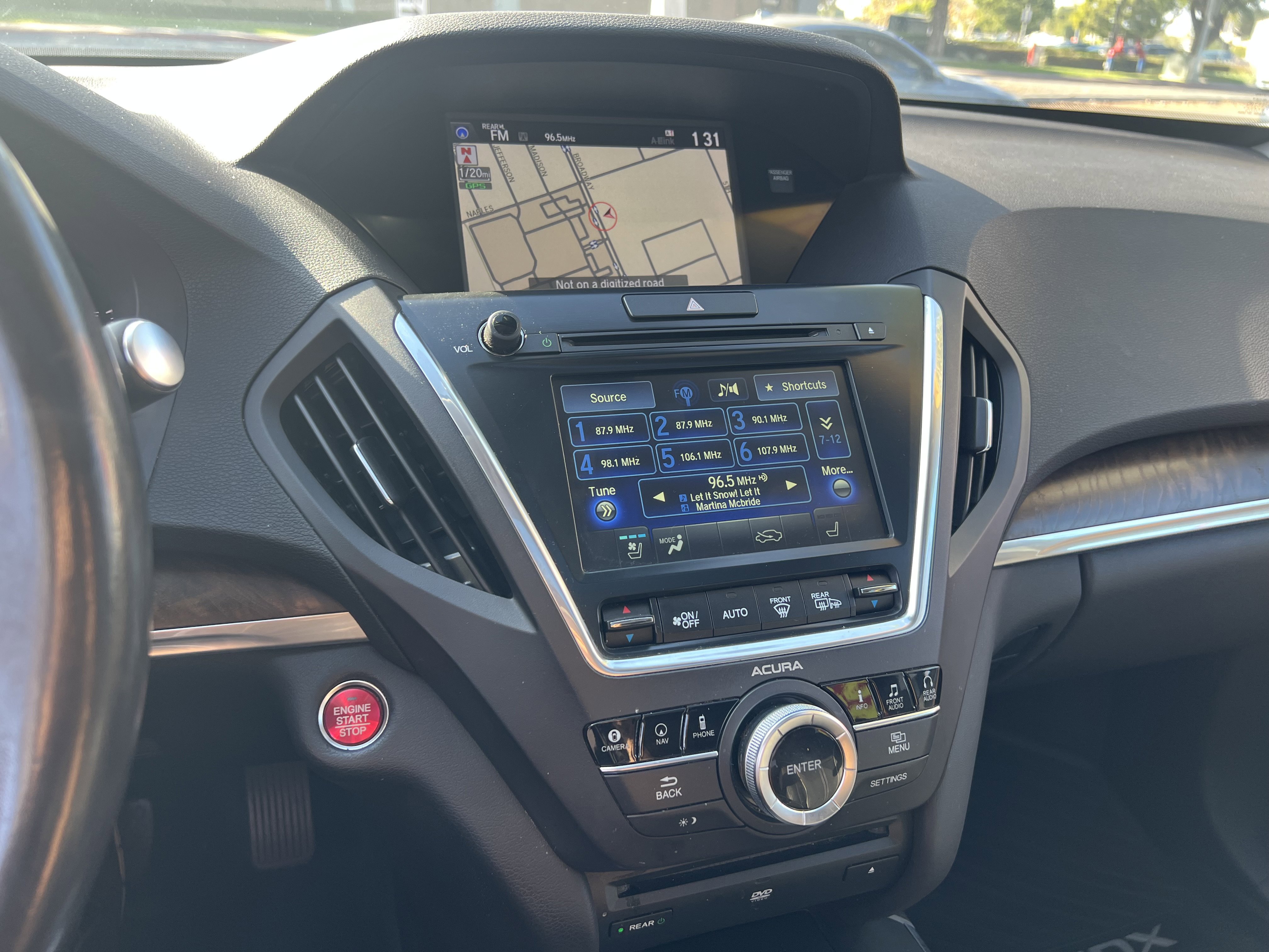 Used 2017 Acura MDX SH-AWD image 24