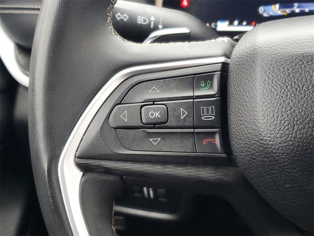 Used 2023 Jeep Grand Cherokee L Laredo image 12