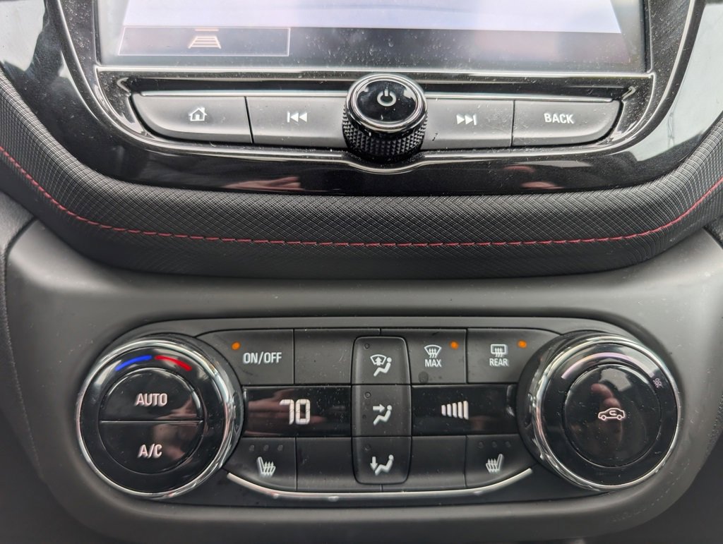 Used 2021 Chevrolet TrailBlazer RS w/ Sun and Liftgate Package image 16