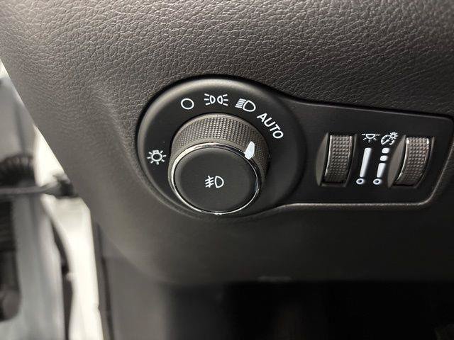 Used 2026 Jeep Compass Limited w/ Sun, Sound & Navigation Group AWD/4WD image 13