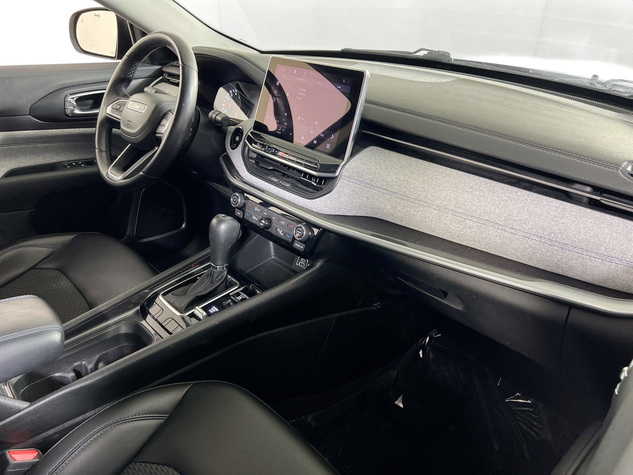 Used 2022 Jeep Compass Latitude w/ Convenience Group image 26