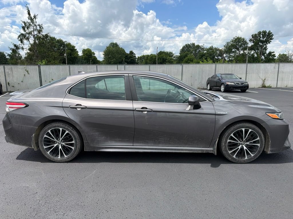 Used 2020 Toyota Camry SE FWD image 8