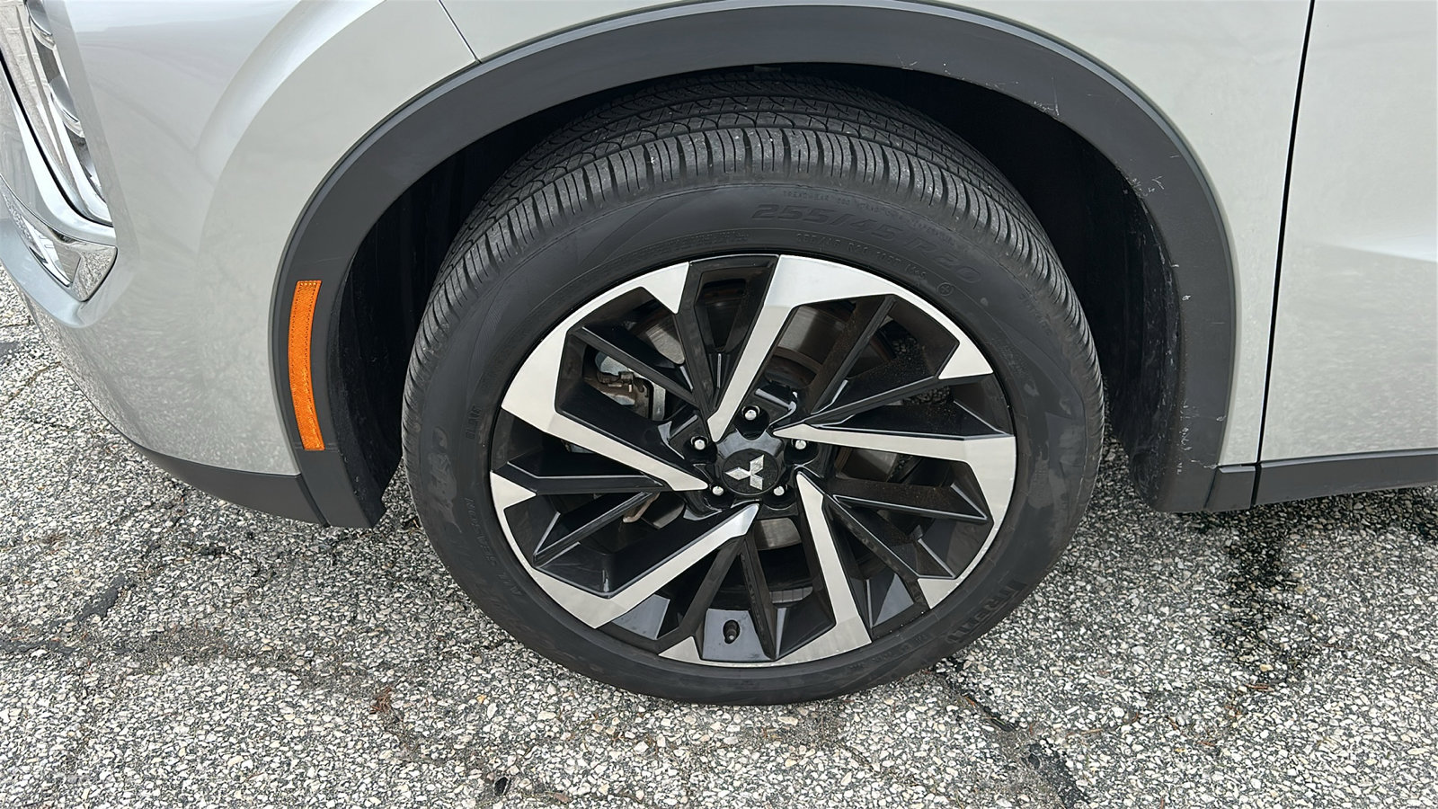 Used 2022 Mitsubishi Outlander SE image 8