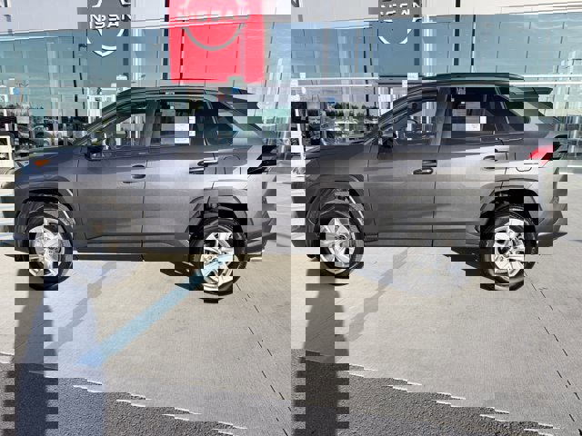 Used 2021 Toyota RAV4 XLE w/ Convenience Package image 2